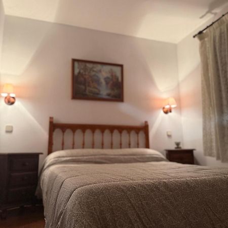 El Valle Hostal Restaurante La Pradera de Navalhorno Exteriér fotografie