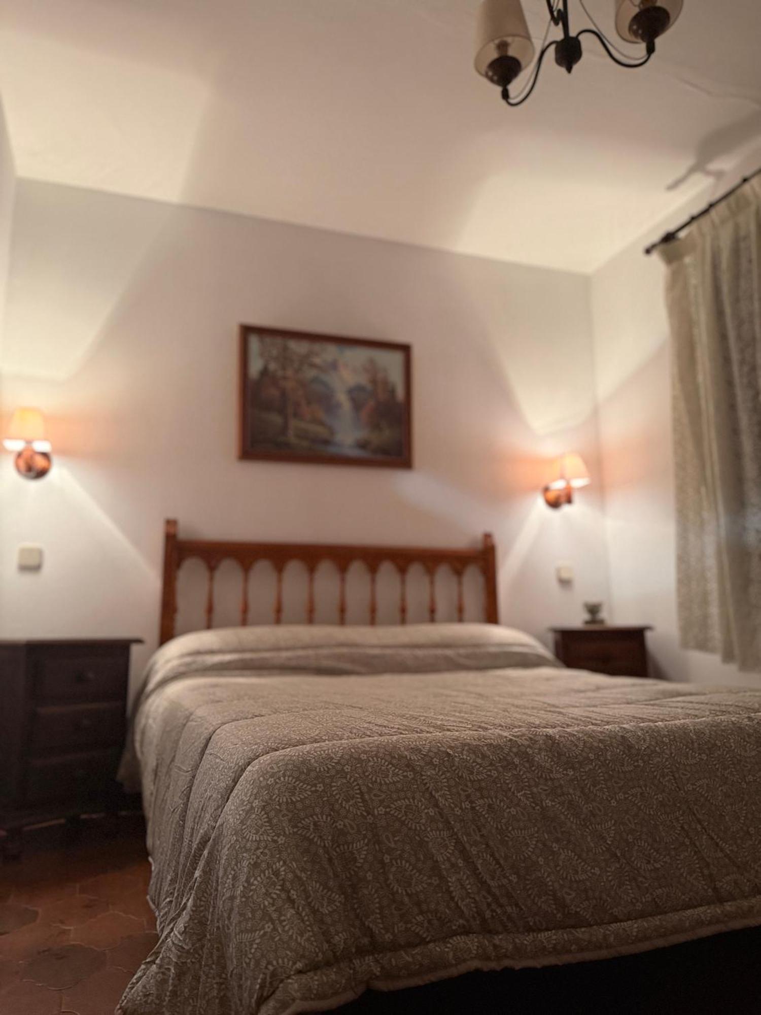 El Valle Hostal Restaurante La Pradera de Navalhorno Exteriér fotografie